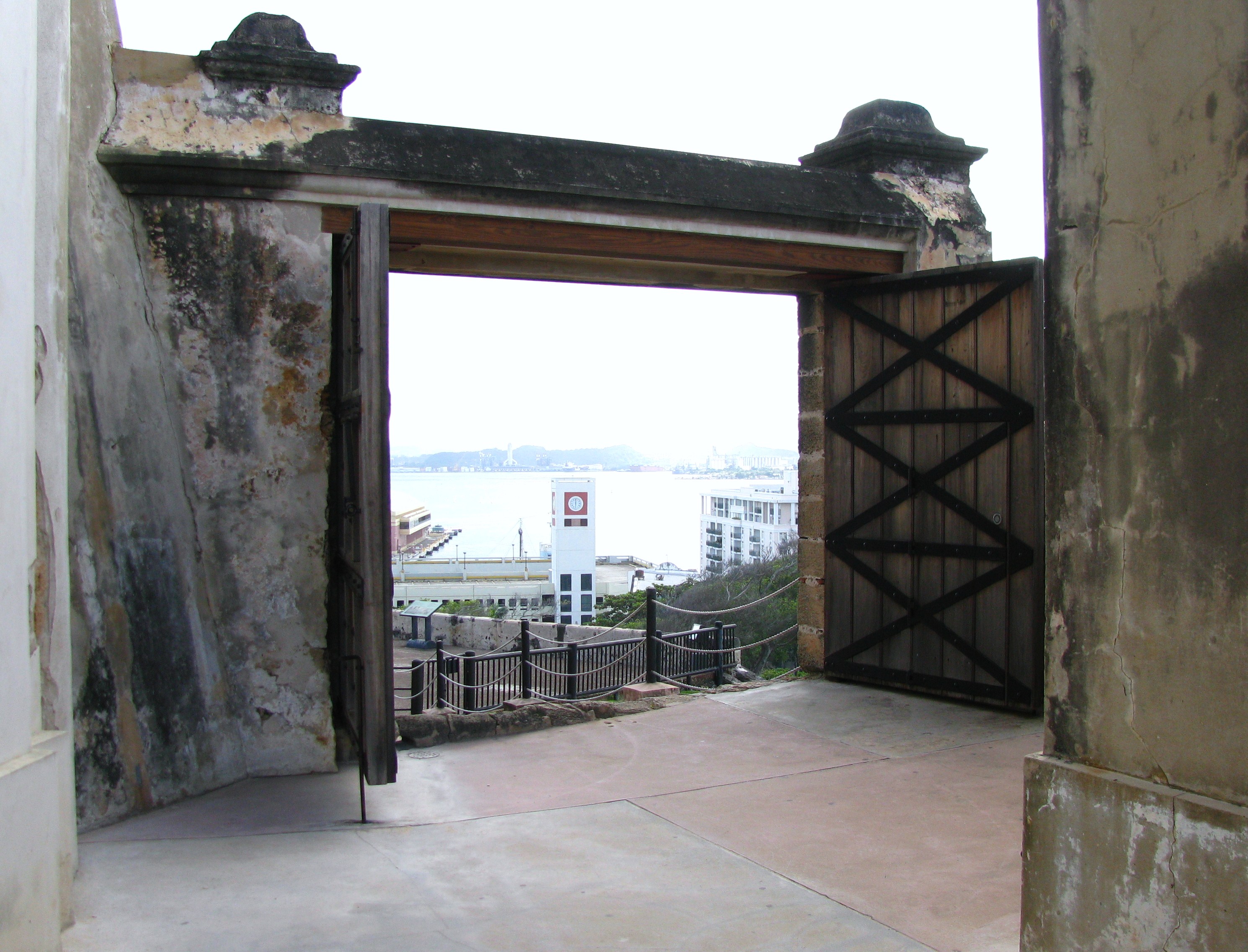 Gateway San Cristobal
